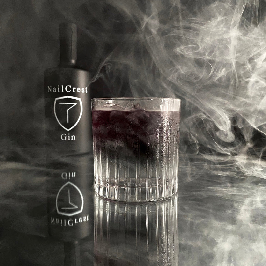 Black Gin: Wie die schwarze Farbe durch Aktivkohle entsteht